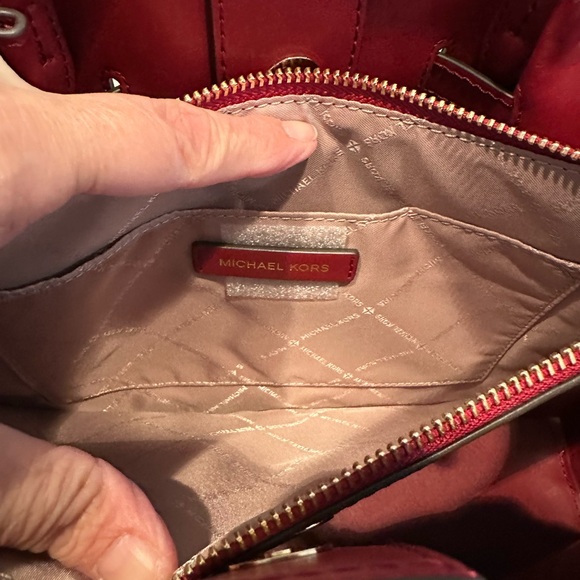 NWT Michael Kors Carson Cherry MD Croc Embossed Satchel - Picture 4 of 7